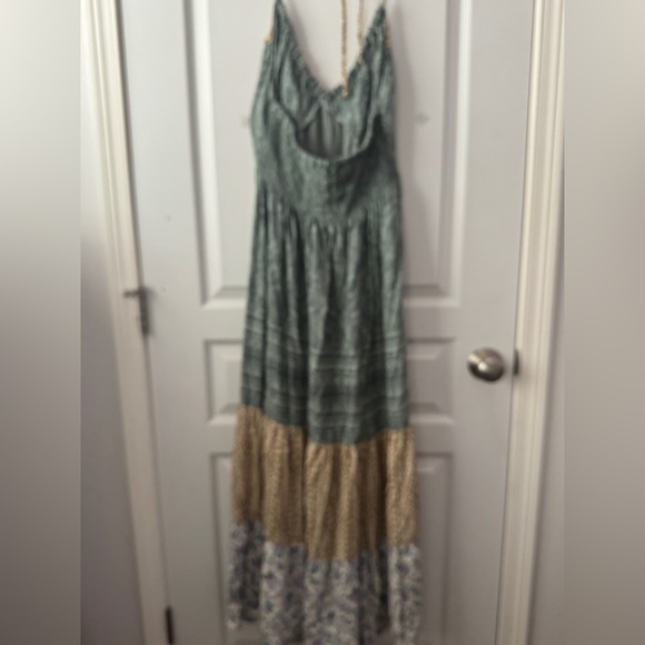 Angie Deep V Lace Trim Halter Maxi Dress Size L- new without tags - Picture 8 of 10